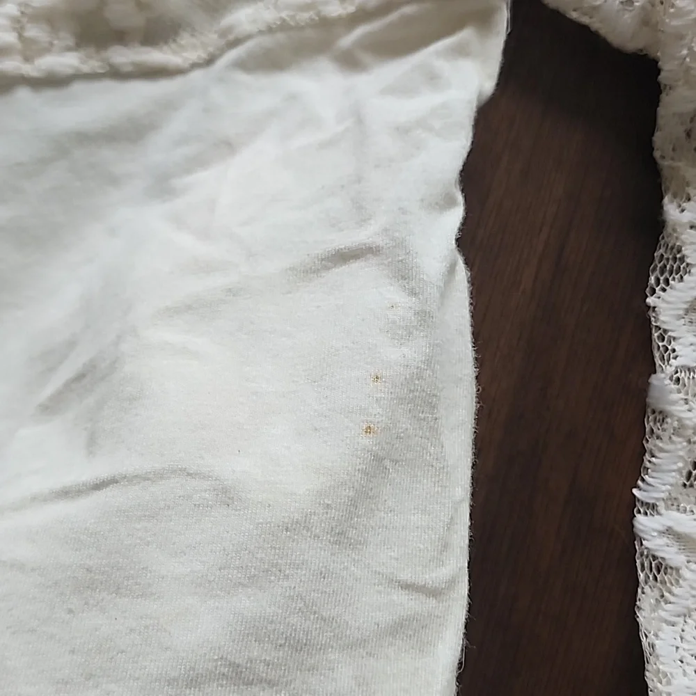 Hollister XS Delicate Lace Cream Long Sleeve Crop Top